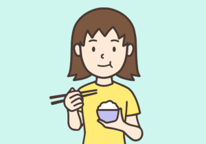 咀嚼する女性